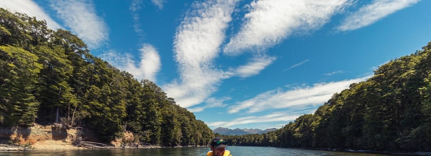 Fiordland : Promenade en jet boat et marche dans la nature au départ de Te Anau
