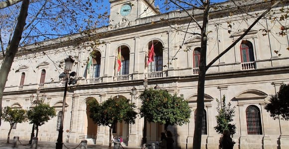 Seville: Paranormal Walking Tour in Spanish