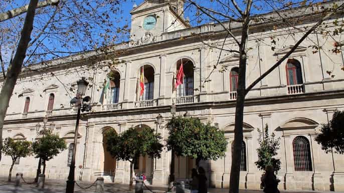 seville paranormal walking tour in spanish