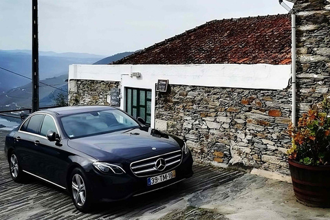 Porto: Private Transfer to Douro Valley up to 4 Stops 4-Stops (One-way trip)