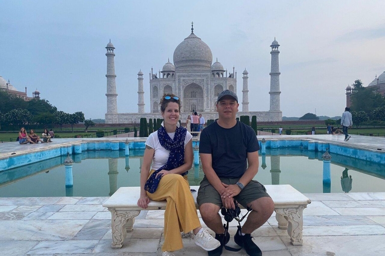 De Delhi : Visite du Taj Mahal et d'Agra avec petit-déjeuner (nuit)Visite avec voiture, guide et billets d'entrée