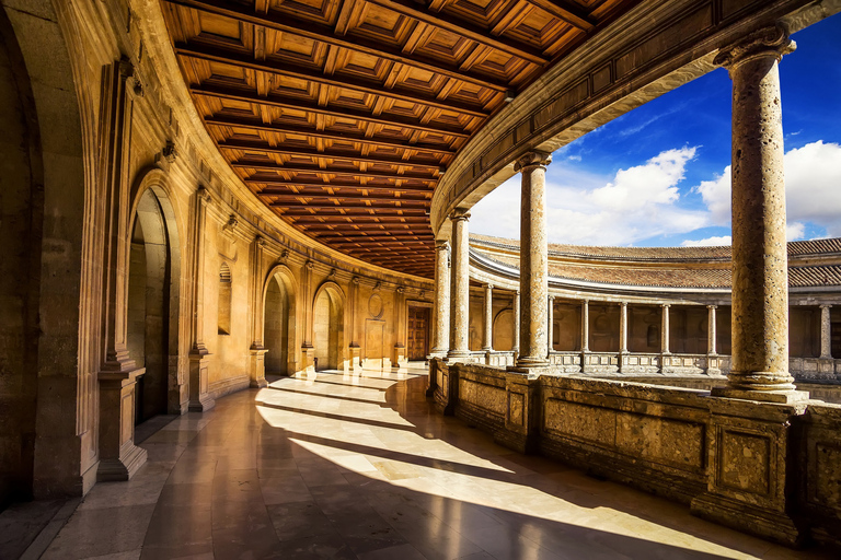 Granada: Alhambra Tour in a Premium GroupGerman Tour