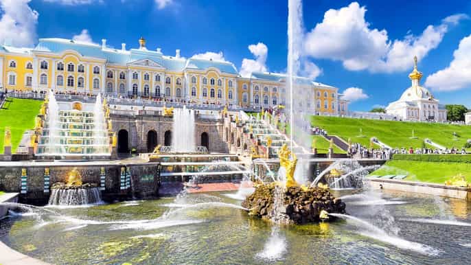 private peterhof palace tour with pickup