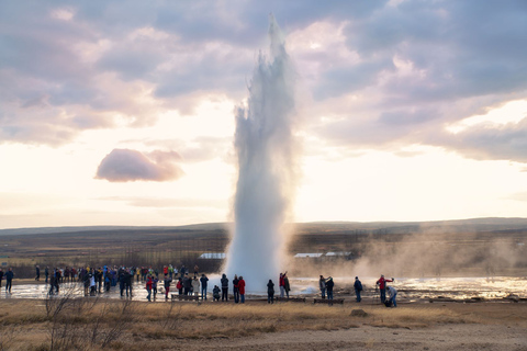 Tour en grupo pequeño por el Círculo Dorado y la Laguna Secreta