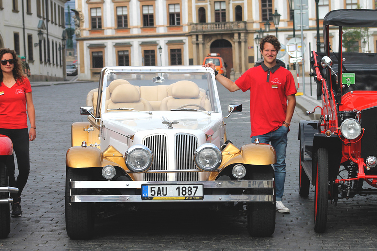 Praga: Tour di 1,5 ore in auto d&#039;epocaPraga: tour in auto vintage di 1 ora e 30 minuti