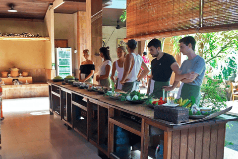 Desde Ubud: clase de cocina auténtica en una aldea localClase de la tarde