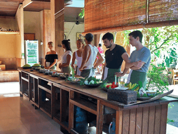 Från Ubud: Autentisk matlagningskurs i en lokal by