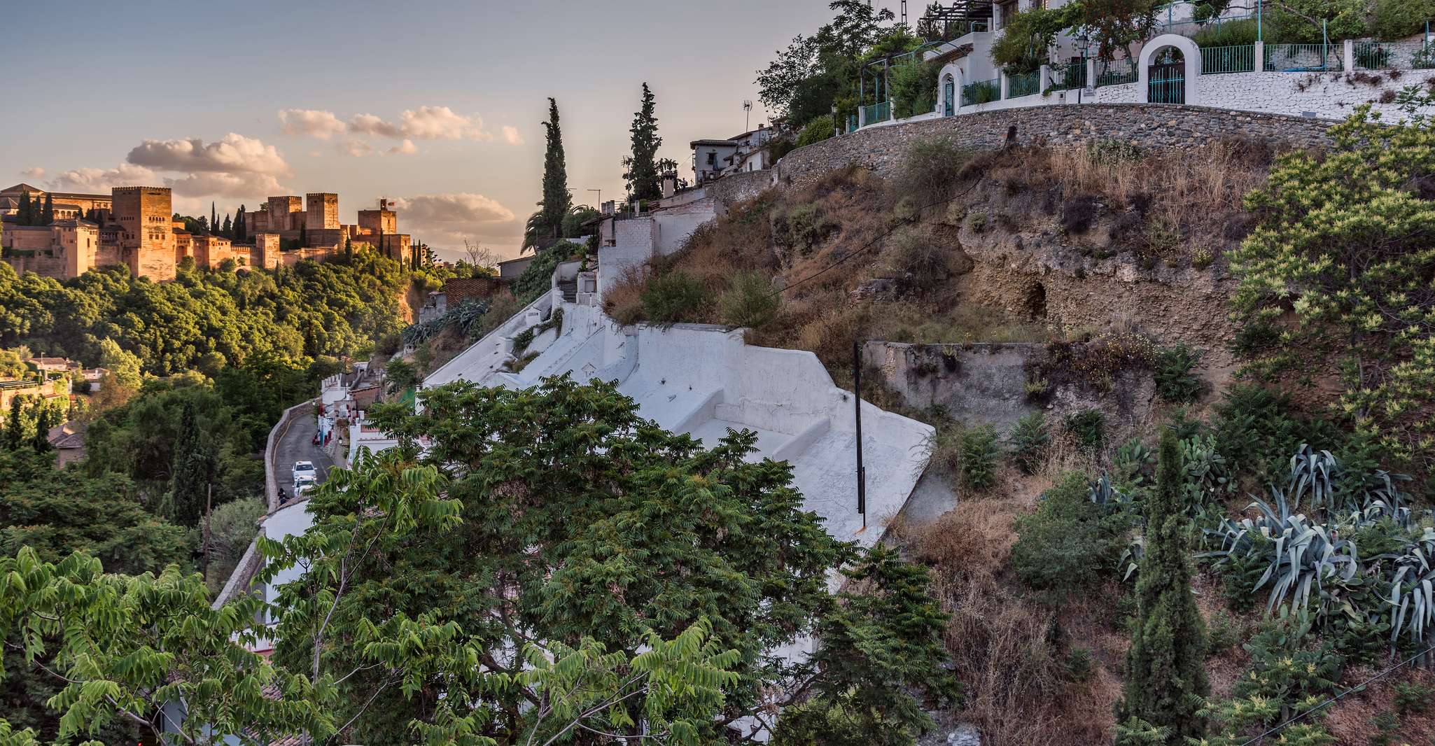 Albaicin and Sacromonte Evening Walking Tour - Housity