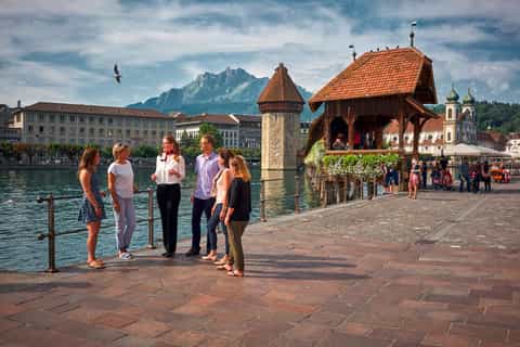 luzern rundgang zur kapellbrücke altstadt