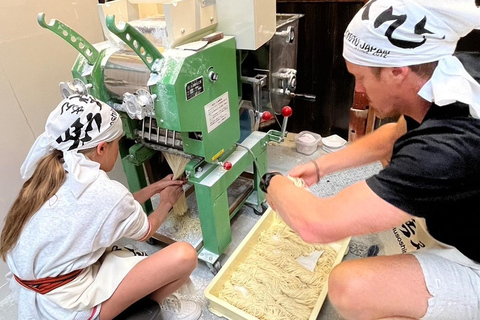 Experiência particular de fazer macarrão ramen em KyotoExperiência de fazer macarrão ramen em Kyoto