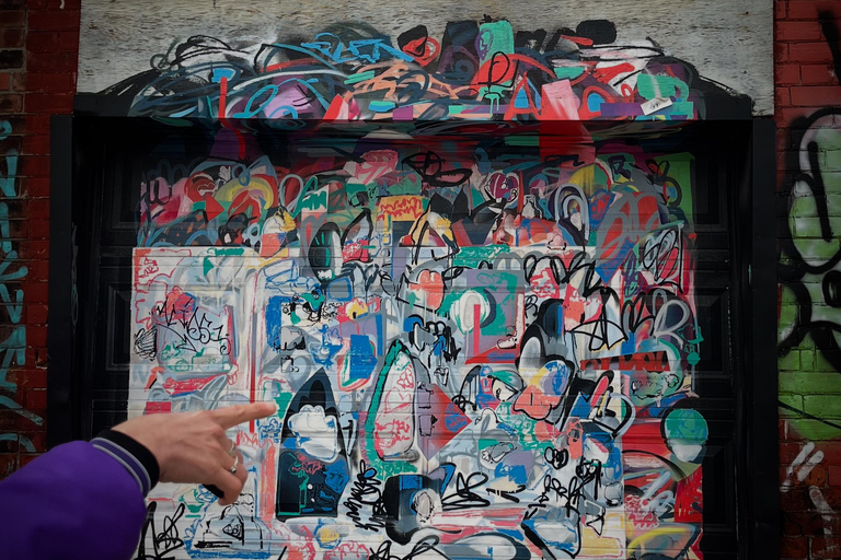 Toronto: Street Art and Graffiti Tour Run by Street Artist
