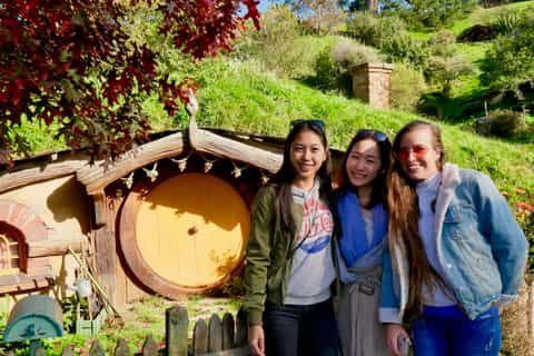 Hobbiton & Waitomo Glowworm Caves Premium Tour from Auckland