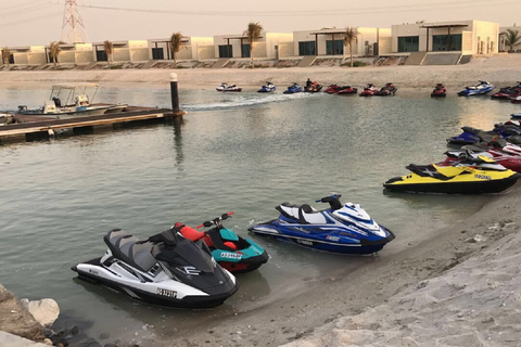 Abu Dhabi: Jetski-Verleih für 1 Stunde