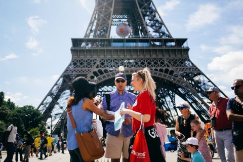 Paris: Eiffelturm, Seine-Flussrundfahrt und Louvre Tour