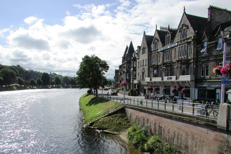 From Glasgow: Loch Ness, Inverness and Highlands 2-Day Tour Option with Double, Twin Room, or Family Accommodation