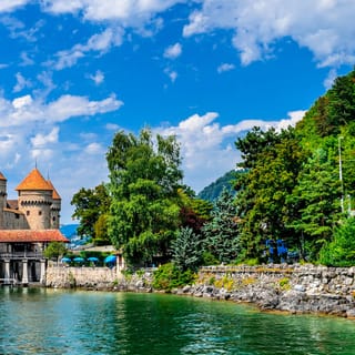 Geneva: Lausanne, Montreux & Chateau Chillon Tour