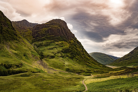 Desde Glasgow: 2 días Eilean Donan, Loch Ness y GlenfinnanExcursión con alojamiento en habitación individual