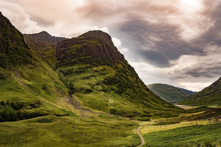 Desde Glasgow: 2 días Eilean Donan, Loch Ness y GlenfinnanExcursión con alojamiento en habitación individual