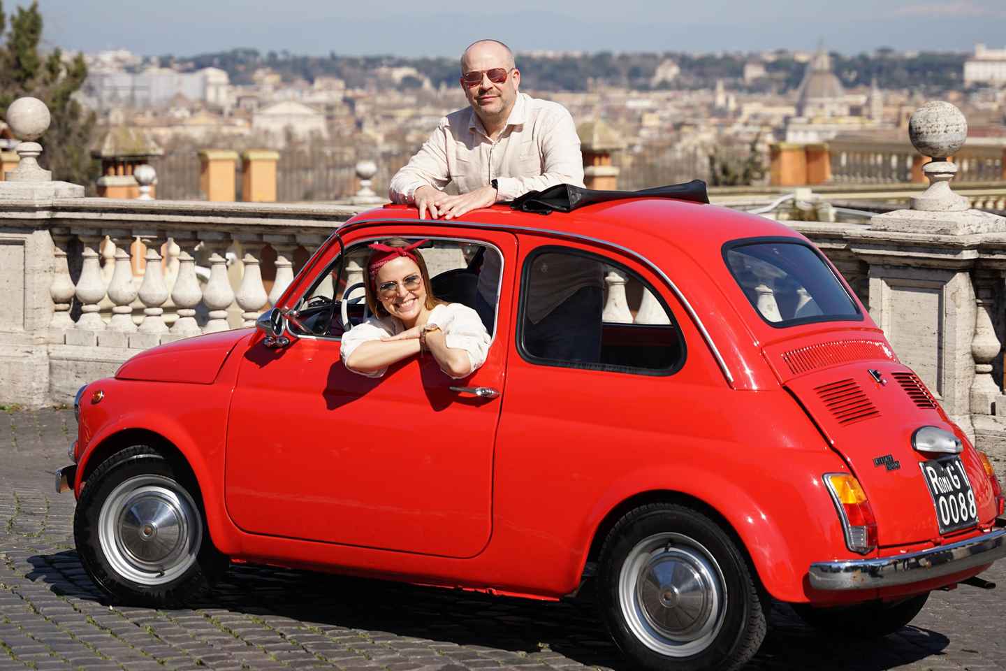 Vintage tour in Rome: Photoshoot and Special drink with view