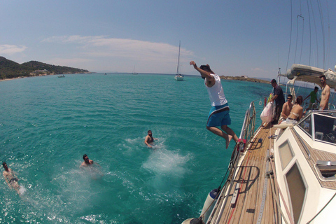 Athens: Full-Day Private Sailing Trip with Meal & Drinks Daily sailing cruise from Athens with food and drinks