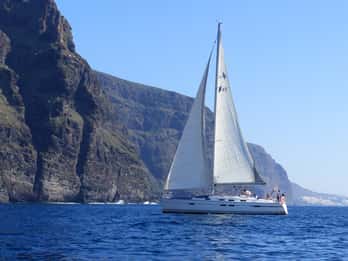 Los Gigantes: Walbeobachtungs-Tour mit Segelboot Los Gigantes: Walbeobachtungs-Tour mit Segelboot