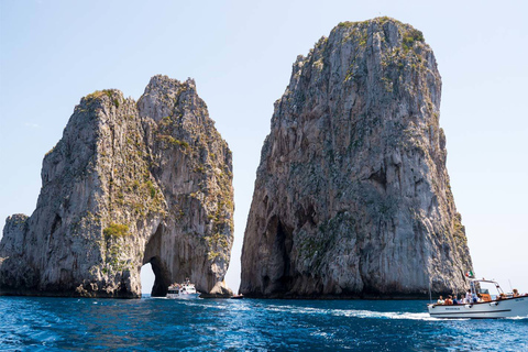 Da Napoli: escursione di un giorno all&#039;isola di Capri con pranzo tipicoCapri: escursione con pranzo di 3 portate da Napoli