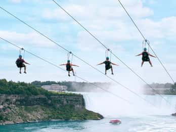 Niagarafälle: Mit der Seilrutsche zu den kanadischen Fällen Niagarafälle: Mit der Seilrutsche zu den kanadischen Fällen
