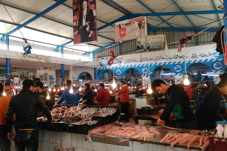 DJERBA: CARRIAGE RIDE TO MIDOUN MARKET.