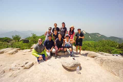 Mt. Bukhan Hike e spa estilo coreano com tratamento de corpo inteiro