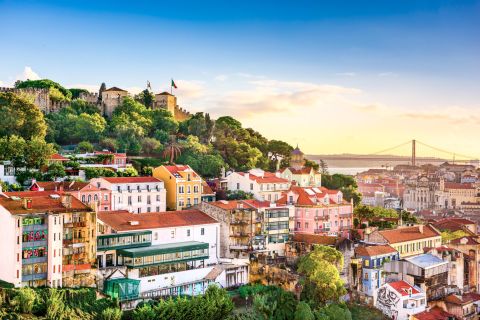 Lissabon: Castelo de São Jorge ohne Anstehen mit Begleitung