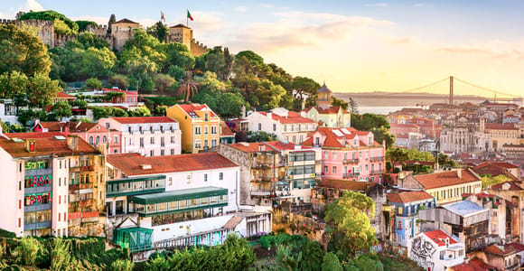Lisbon: São Jorge Castle Skip-the-Line Ticket with Guide