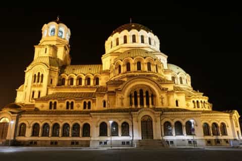 Sofia: Guided Night Tour & Folklore Performance with Dinner