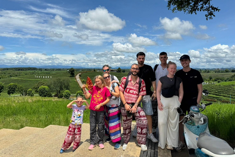 Chiang Rai:Guided Highlights Full-Day Tour-FREE LUNCH BUFFET Experience the Wonders of Chiang Rai with Free Thai Buffet