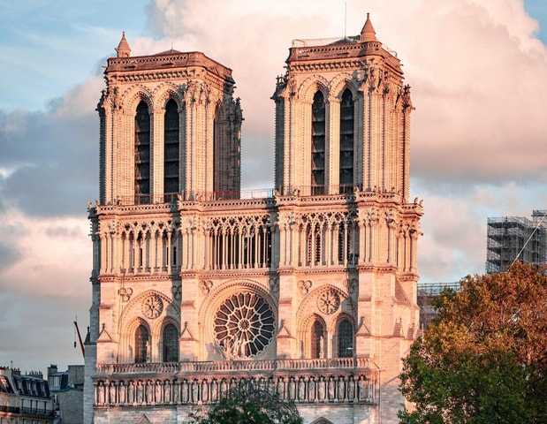 Unknown Paris: Walking Tour with an Expert Guide