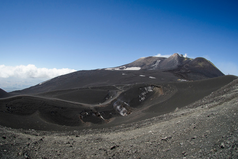 Etna Basic 2800 | De Taormina : Excursion d'une journée dans les cratères supérieurs de l'EtnaDepuis Taormine : journée aux cratères supérieurs de l'Etna