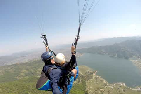 Pokhara: 30-Minute Tandem Paraglide