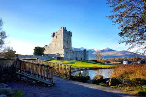 Gap of Dunloe: Guided Boat, Jaunting Car, and Bus Tour