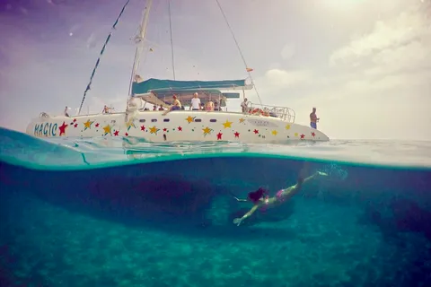 Desde Roses: crucero en catamarán al cabo de Creus