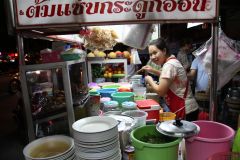 Chiang Mai: excursão noturna ao mercado de comida de rua local
