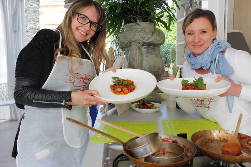 Taormina: lezione di cucina siciliana e tour del mercato
