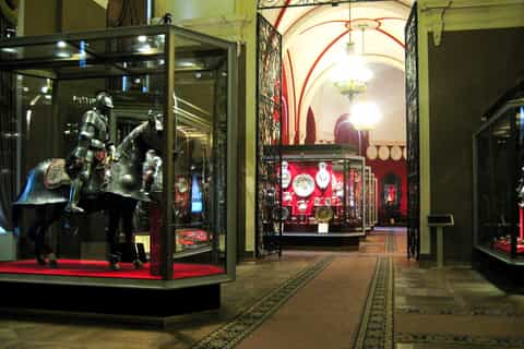 Moscow Kremlin: Diamond Fund & Armoury 3.5-Hour Private Tour
