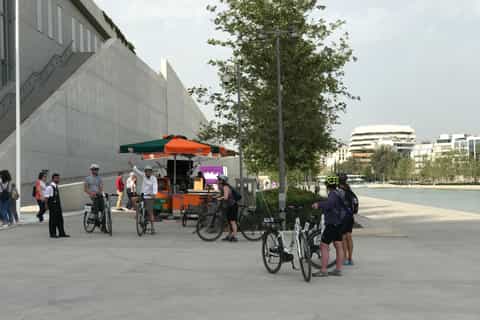 Athen: E-Bike-Tour an der Küste mit Mittagessen am Meer