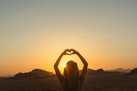 Wadi Rum: 2-Day Southern Desert Tour, Camel & Stargazing