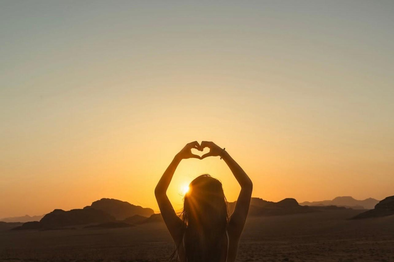 Wadi Rum: 2-Day Southern Desert Tour, Camel & Stargazing