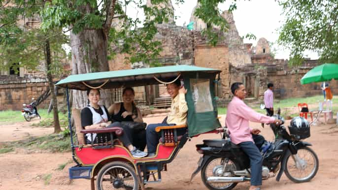 angkor wat tuk tuk and walking tour