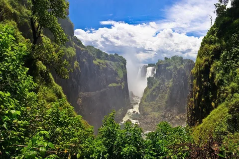 Victoria Falls: Cultural Tour with High Tea