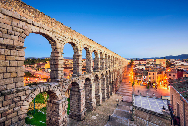 Da Madrid: Tour privato di Avila, Segovia e El Escorial