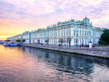 St. Petersburg: Privater Eremitage-Rundgang ohne Anstehen St. Petersburg: Privater Eremitage-Rundgang ohne Anstehen