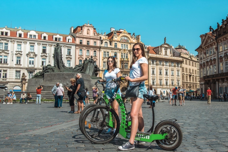 Prag: Große Stadtrundfahrt mit Hugo E-ScooterPrag: 3-stündige E-Scooter-Tour