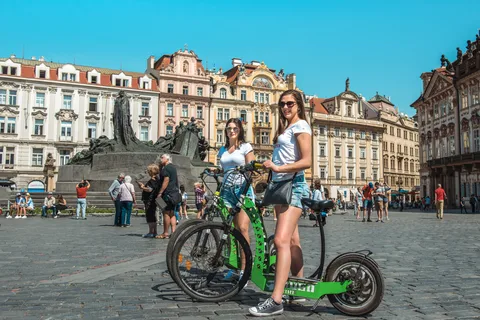 Prague : Visite touristique de 4 heures en Segway et E-Scooter